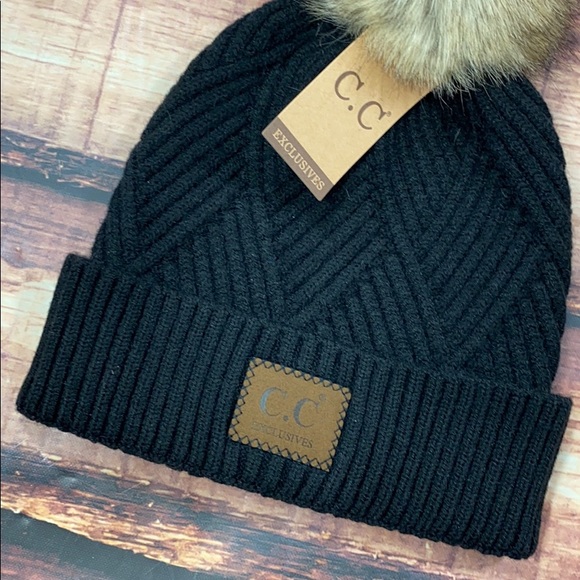 << Black Pom Pom C. C Beanie CC >> - Picture 3 of 4